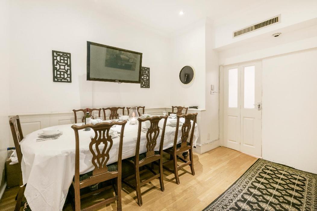 Hébergement de vacances Covent Garden Townhouse Magical & Charming 8 *