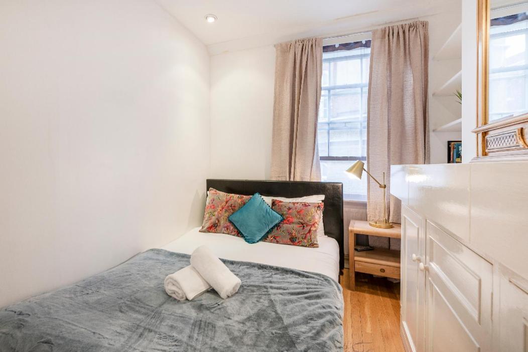Covent Garden Townhouse Magical & Charming 8