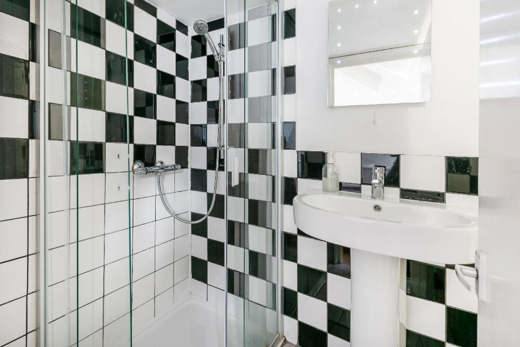 Hébergement de vacances Covent Garden Townhouse Magical & Charming 8 *
