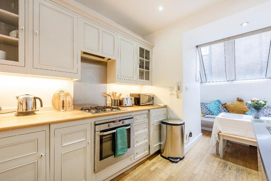 Hébergement de vacances Covent Garden Townhouse Magical & Charming 8 *